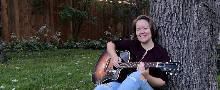 DE_2022_musician crop